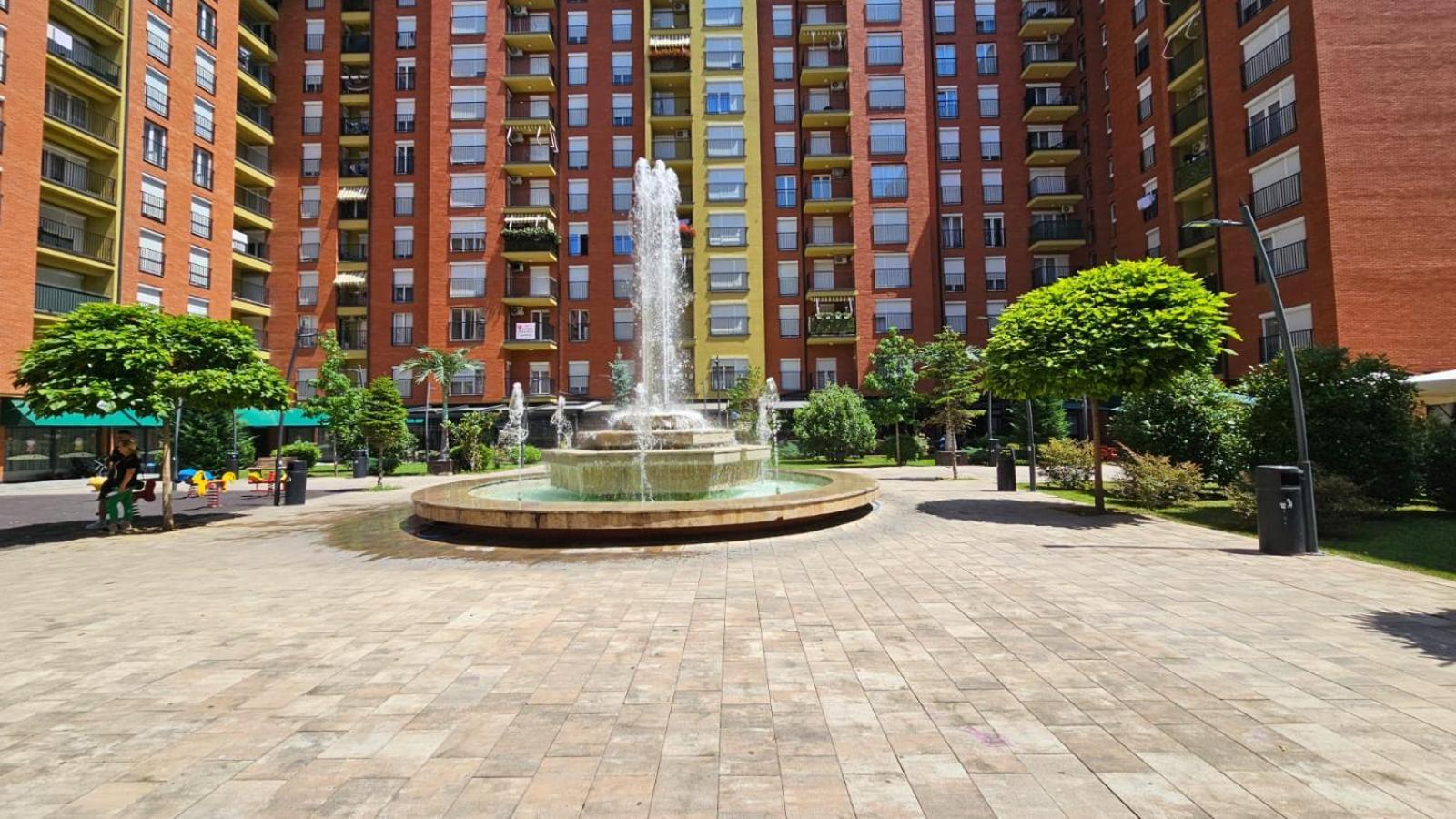 Value Living Apartment Урошевац Экстерьер фото
