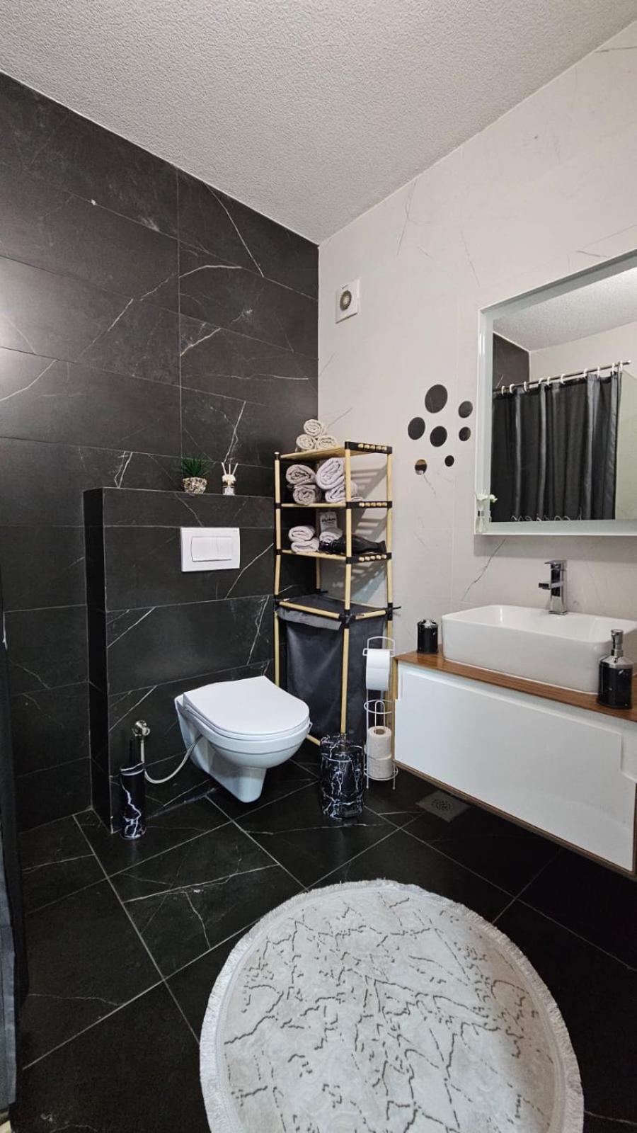 Value Living Apartment Урошевац Экстерьер фото