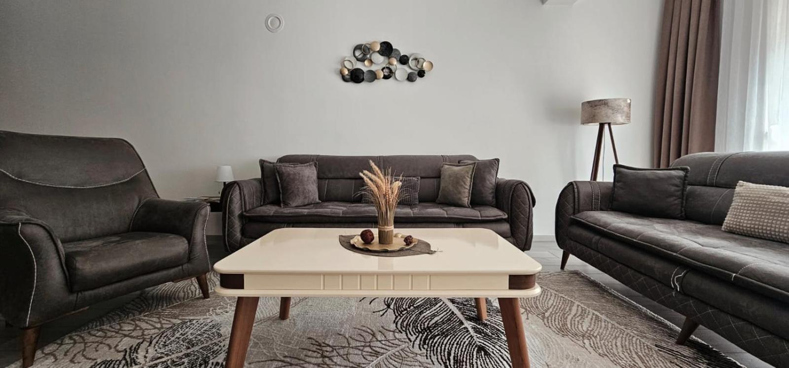 Value Living Apartment Урошевац Экстерьер фото