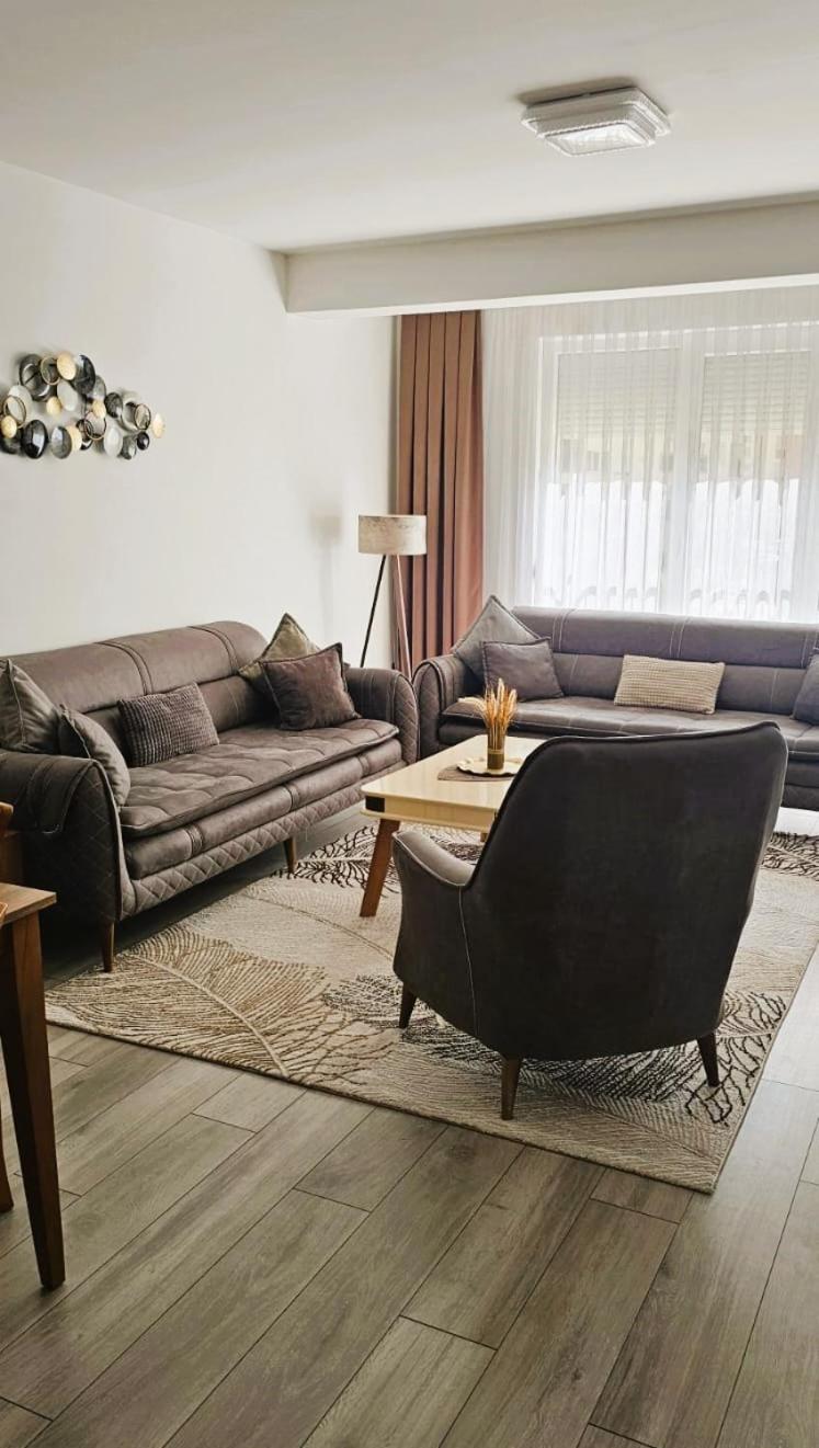 Value Living Apartment Урошевац Экстерьер фото
